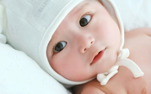 Bé cần được bảo vệ bởi máy lọc không khí